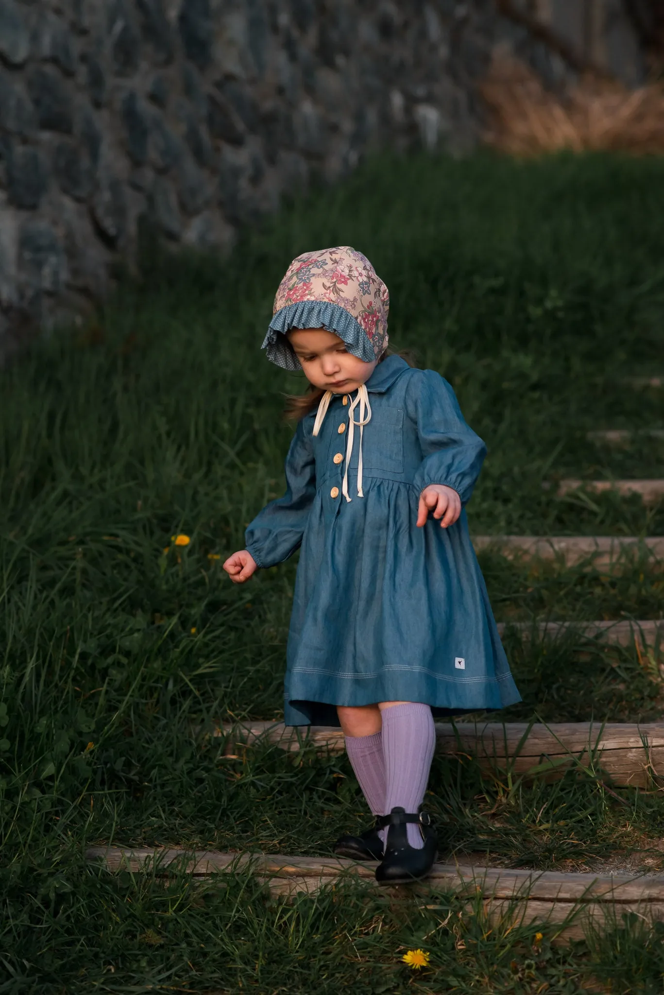 Ribbed, Knee-High Socks LAVENDER