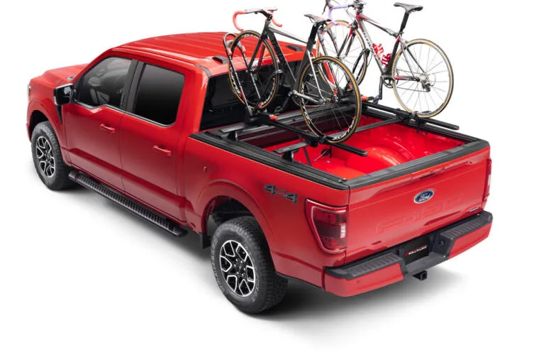 Roll-N-Lock Tonneau Cover Ford F150 / Lightning 5' 7" Bed (21-23) [A-Series XT Retractable] 131A-XT