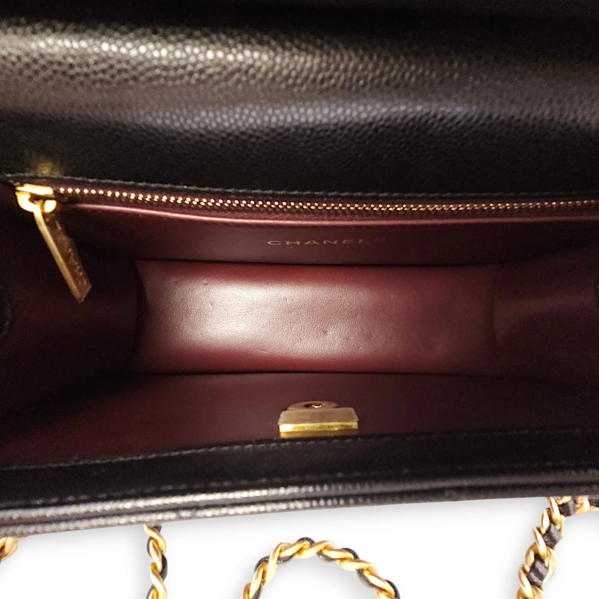 Seasonal Flap with Chain 21x15x7.5cm Black Crossbody Bag in Caviar Leather, Gold hardware